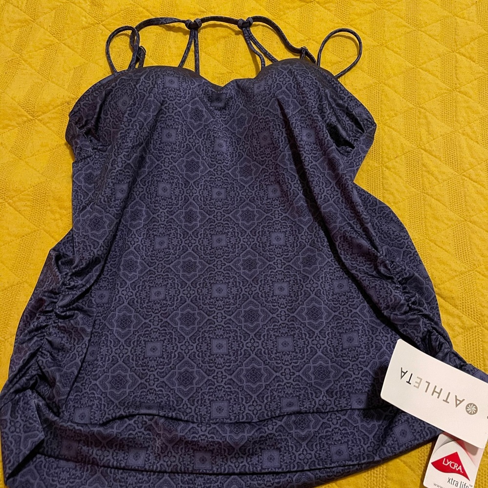 Athleta swimsuit top